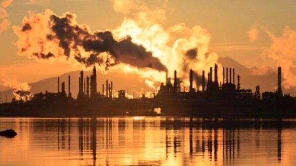 Oil Refineries Burn In USA
